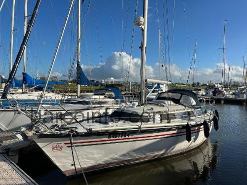 Dufour 3800 ficha tecnica 